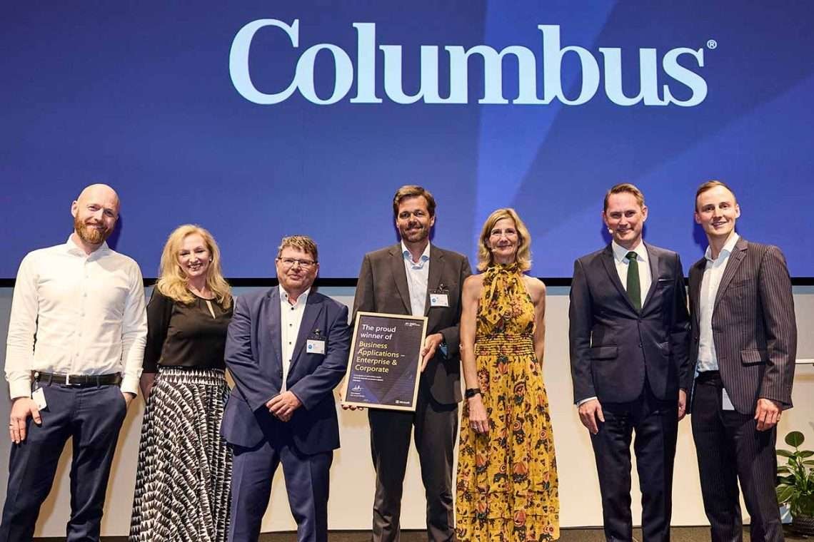 Columbus og Microsoft på scenen til Microsoft Partner Award 2024