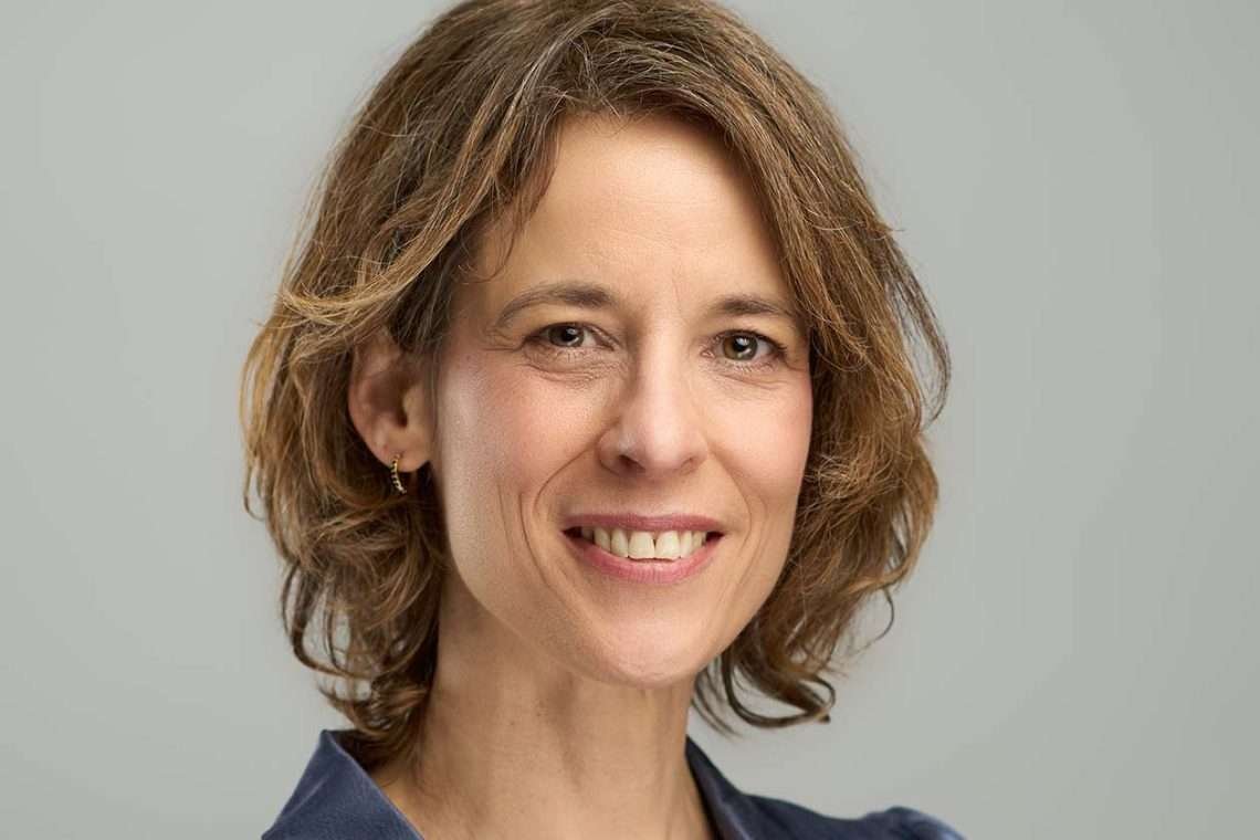Katharina Hofman har en tysk baggrund og har arbejdet internationalt gennem hele sin karriere.