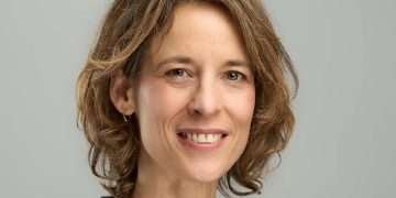 Katharina Hofman har en tysk baggrund og har arbejdet internationalt gennem hele sin karriere.